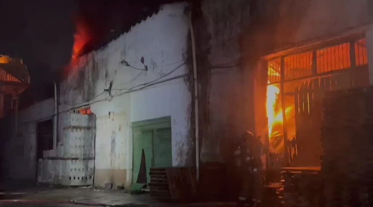 Os militares foram acionados às 18h18 para a Rua Costa Ferreira, na altura do número 148