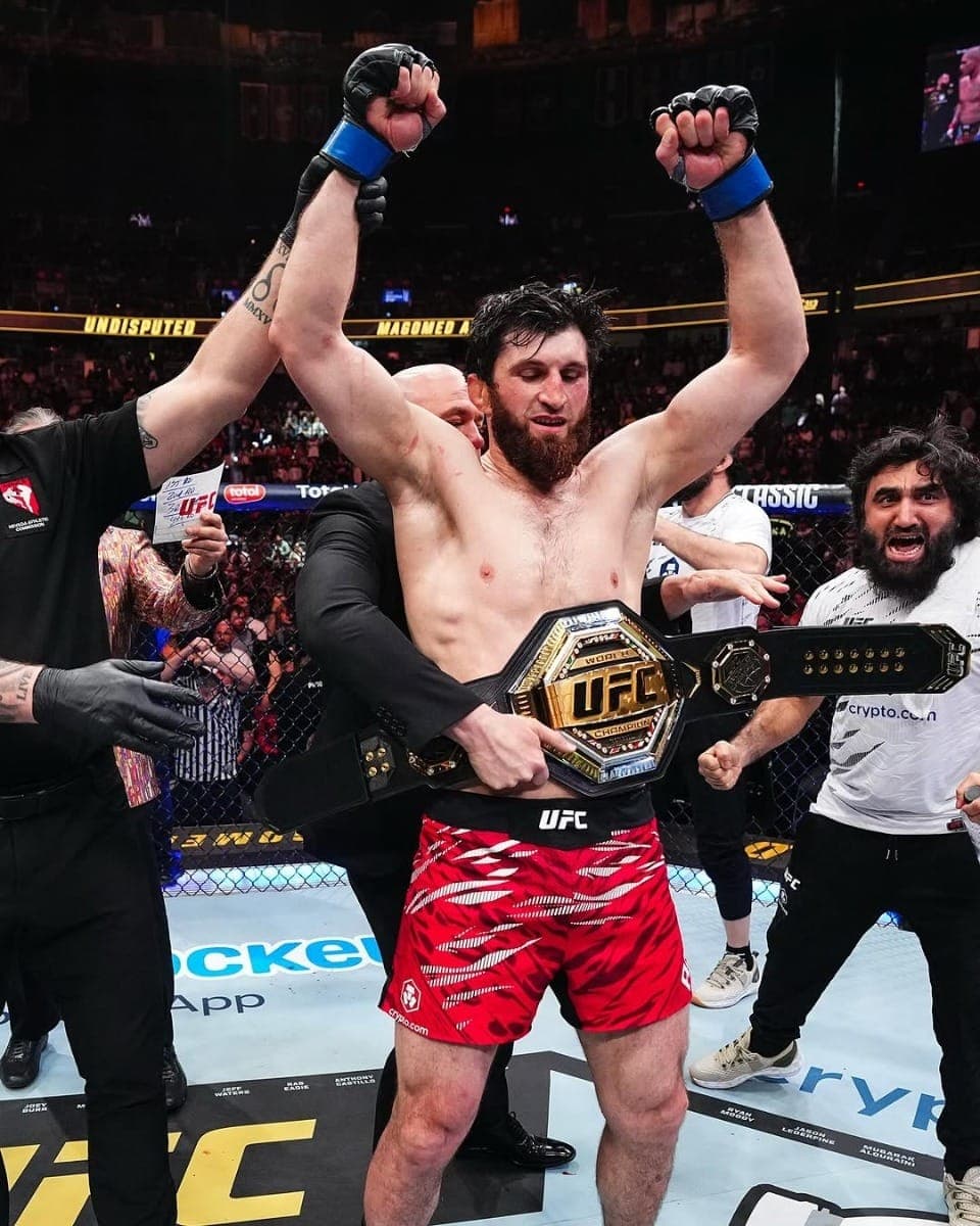 Magomed Ankalaev segue invicto há 14 lutas e agora tem cinturão