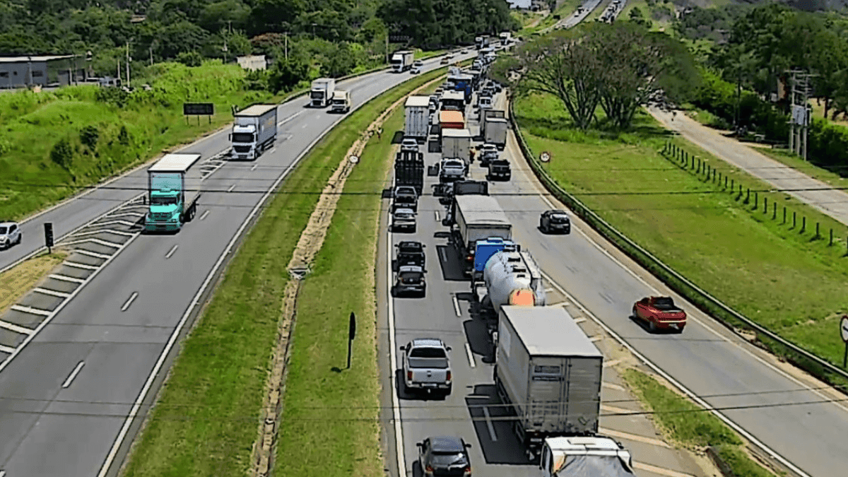 rodovia D. Pedro I (SP-065), na altura do km 65, em Bom Jesus dos Perdõe