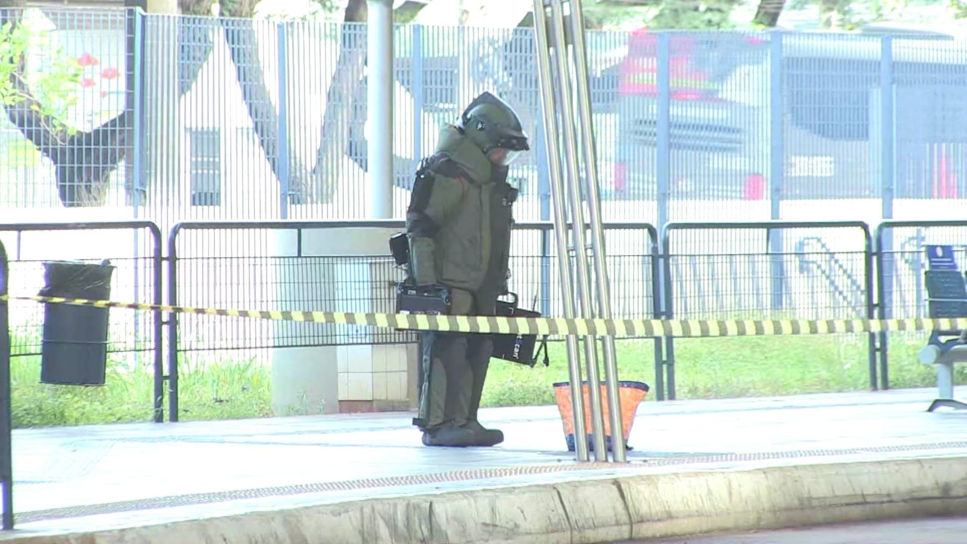 Agente do Gate atua no terminal Pinheiros, em São Paulo