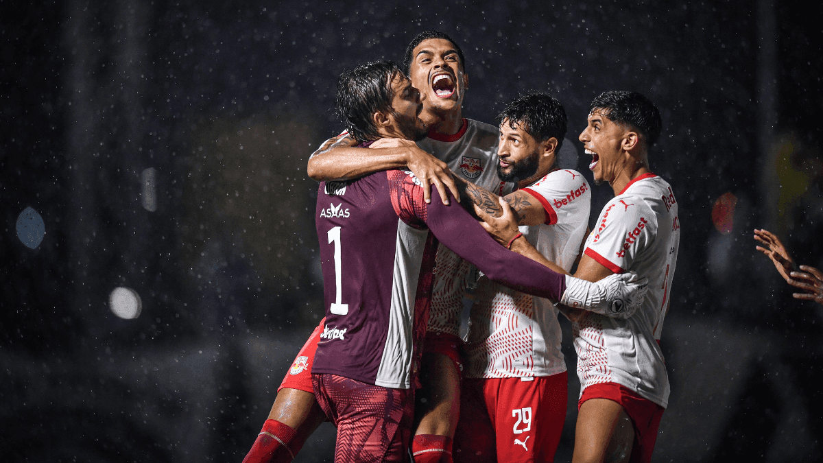 O goleiro Cleiton novamente foi o herói da classificação do Braga pela Copa do Brasil