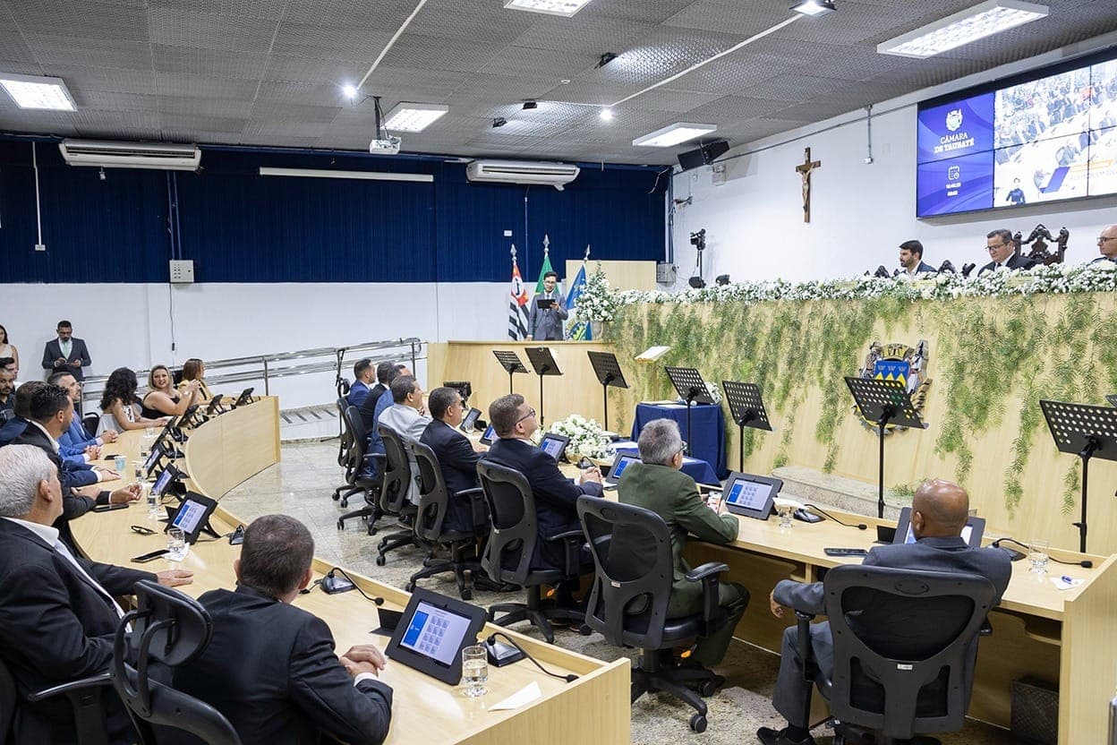 Vereadores de Taubaté mantém decreto que cancela concursos