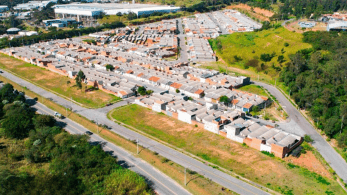 O empreendimento contempla 48 moradias no Cravos III e 84 no Cravos IV