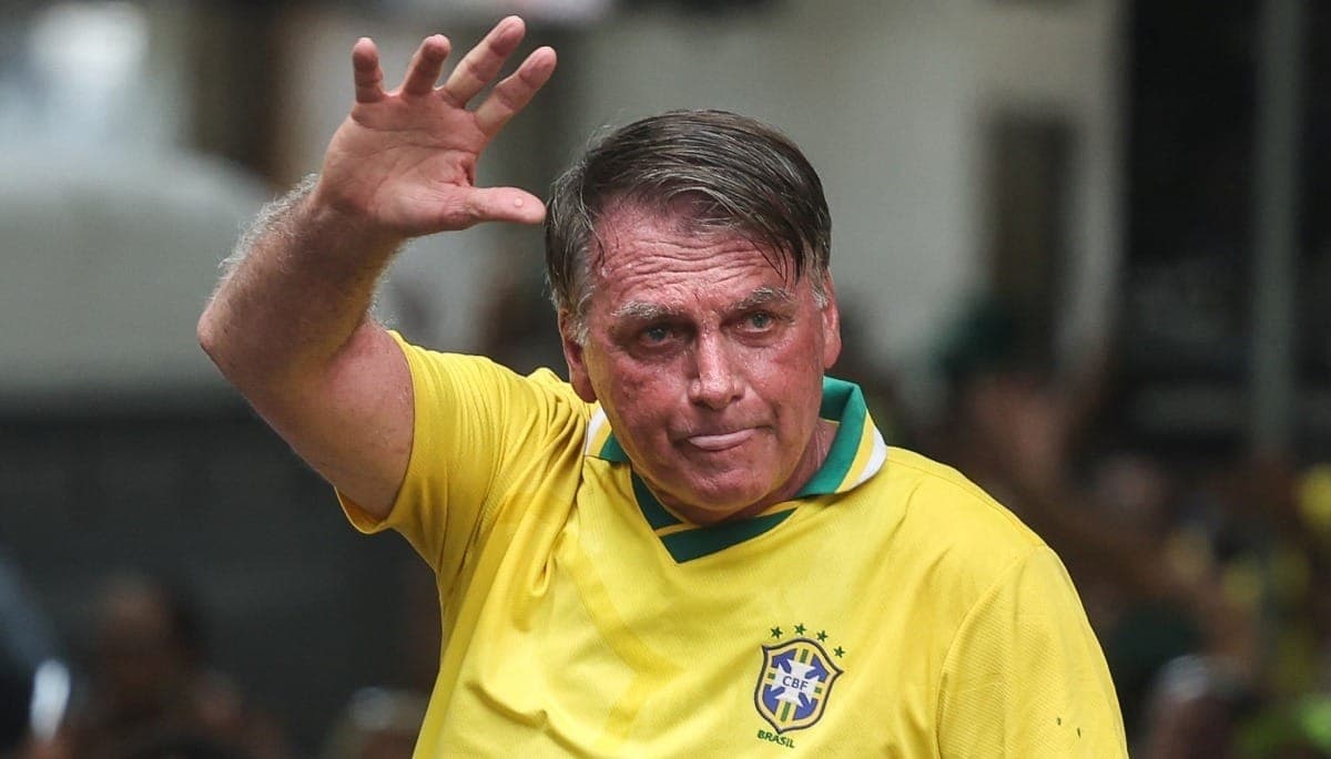 Bolsonaro reúne apoiadores em ato pró-anistia no Rio