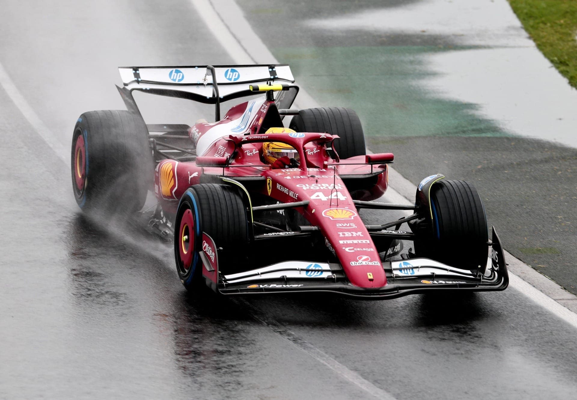 Lewis Hamilton, piloto da Ferrari, em sua estreia pela equipe italiana