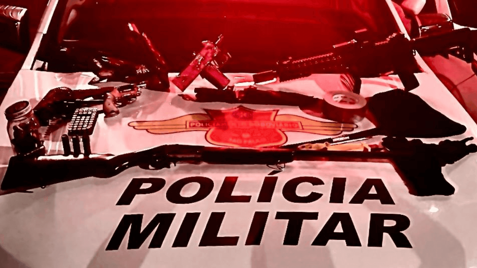 Também foram apreendidos revólveres e espingarda