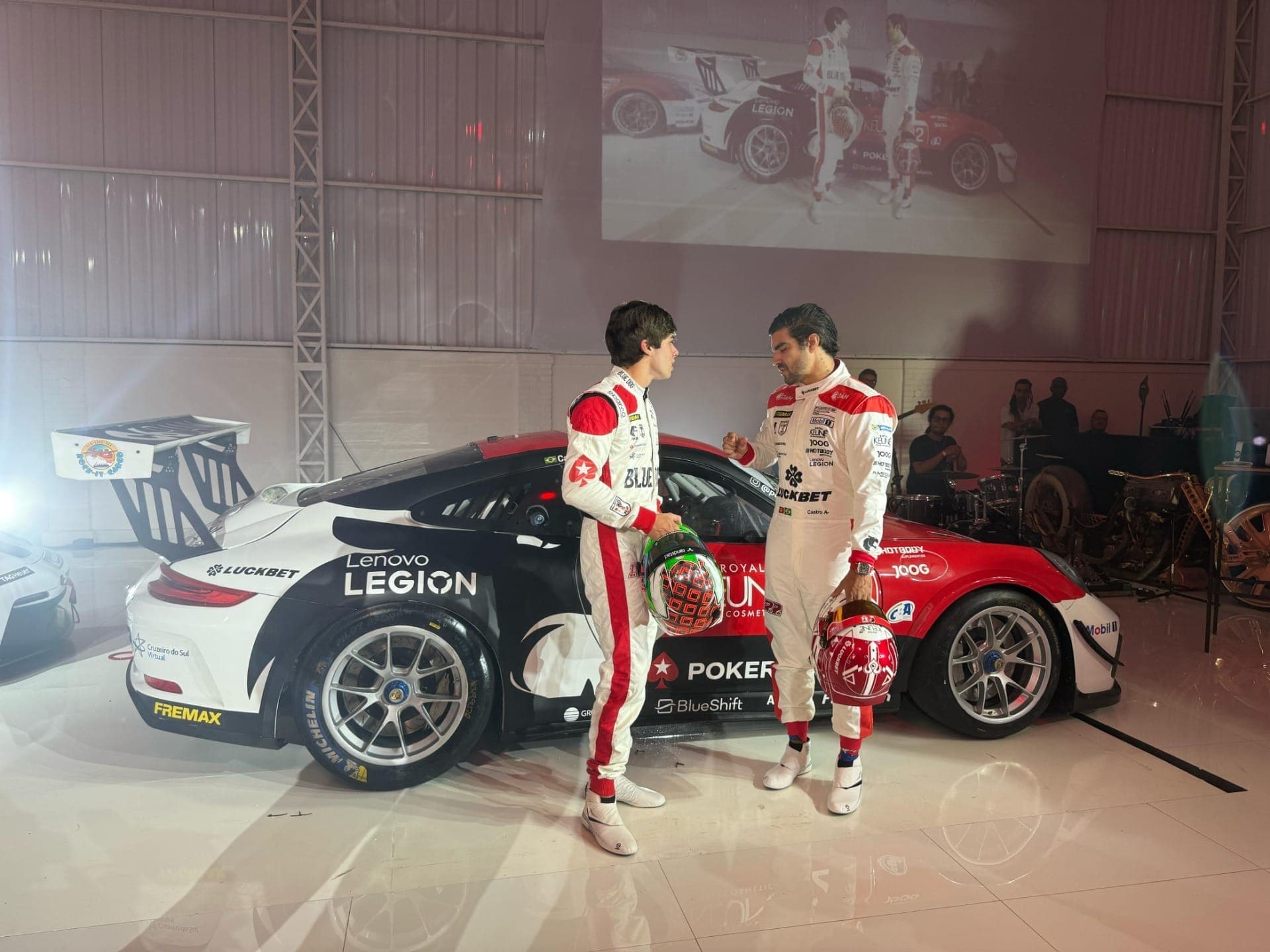 Furia apresenta equipe com Caio Castro e Matheus Comparatto para Porsche Cup