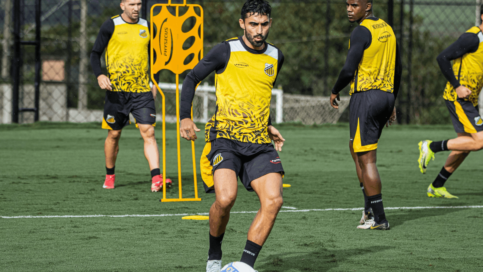 O elenco do Aurinegro se reapresentou na segunda-feira (17)