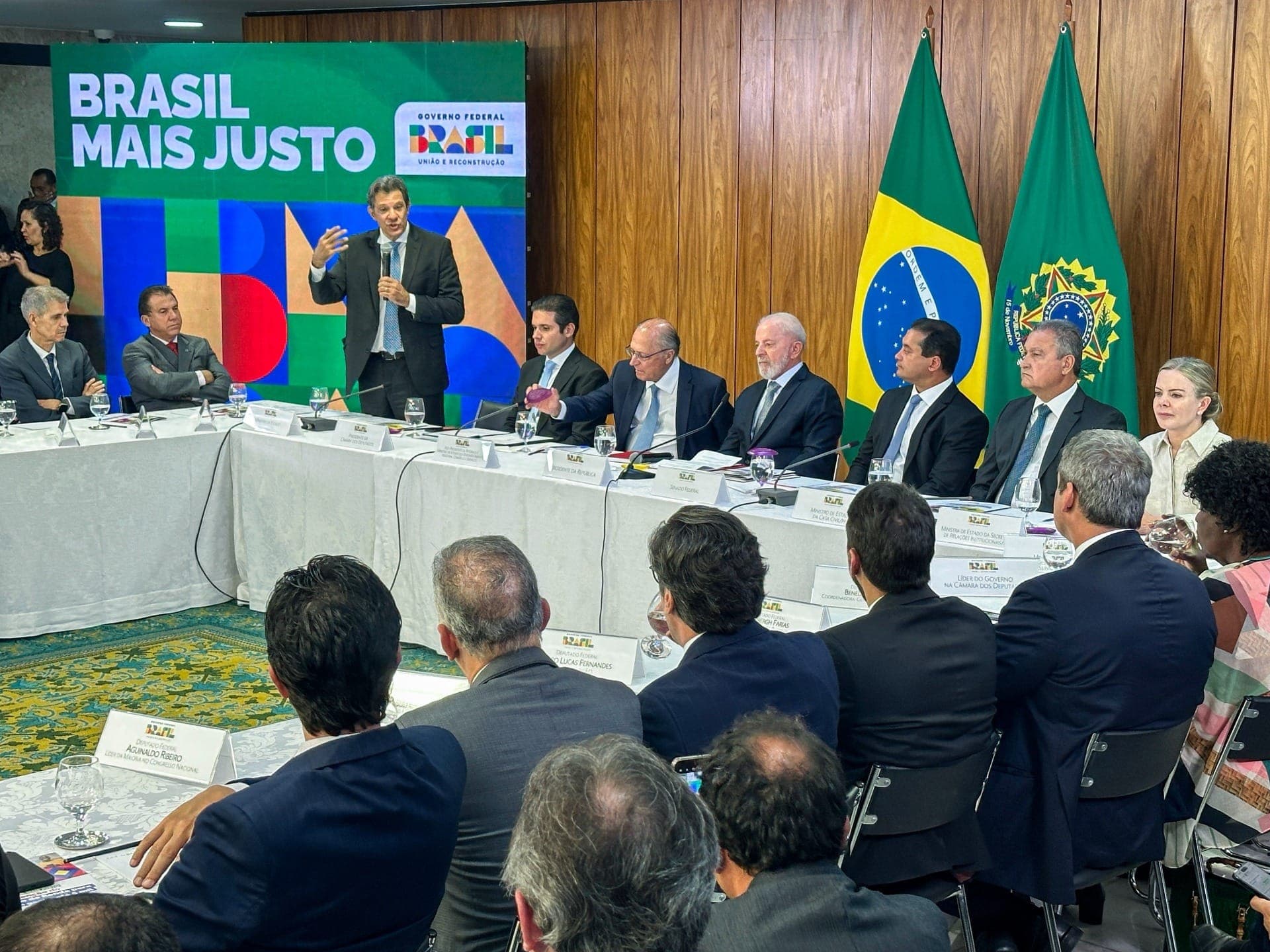 Reunião para anúncio do envio do projeto de lei de ampliação da isenção do imposto de renda ao Congresso Nacional