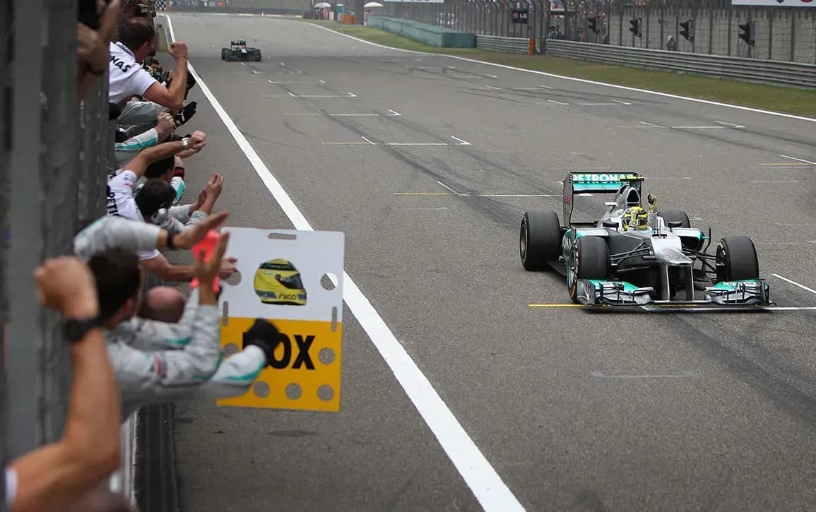 Mercedes encerrou jejum de 56 anos na Fórmula 1 com vitória de Rosberg na China em 2012