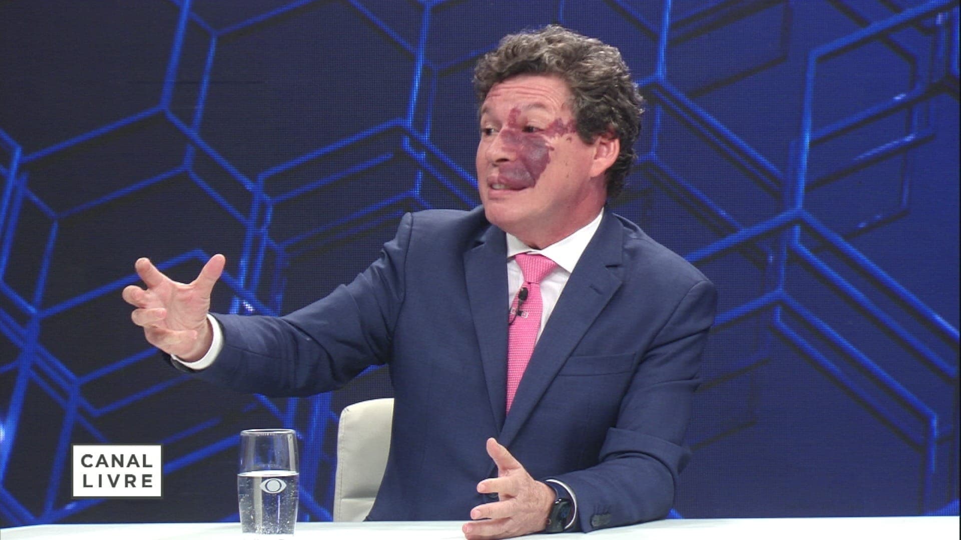 Deputado Reginaldo Lopes (PT) é o entrevistado do Canal Livre deste domingo (23)