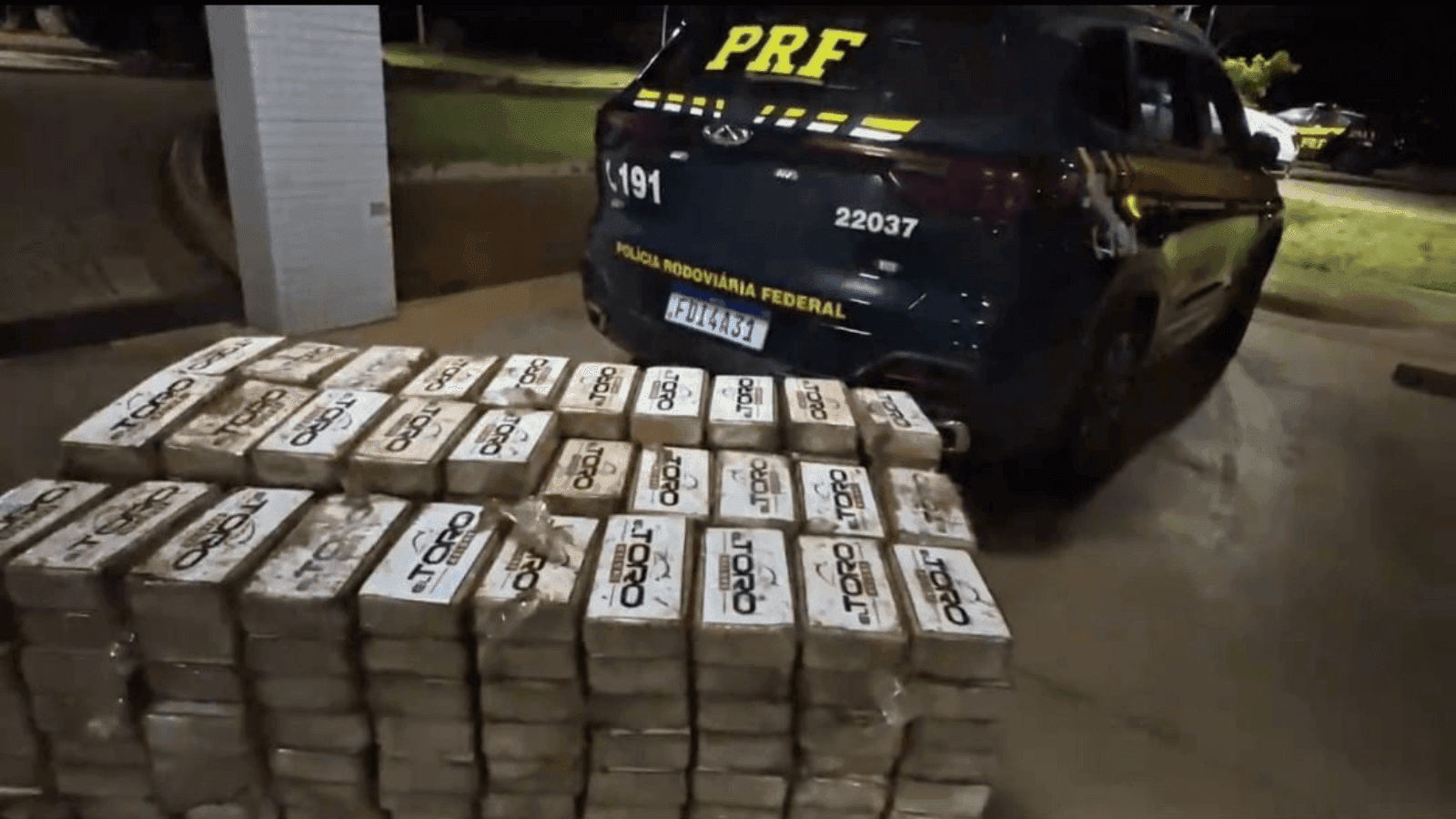 A droga estava escondida em uma carga de amendoim