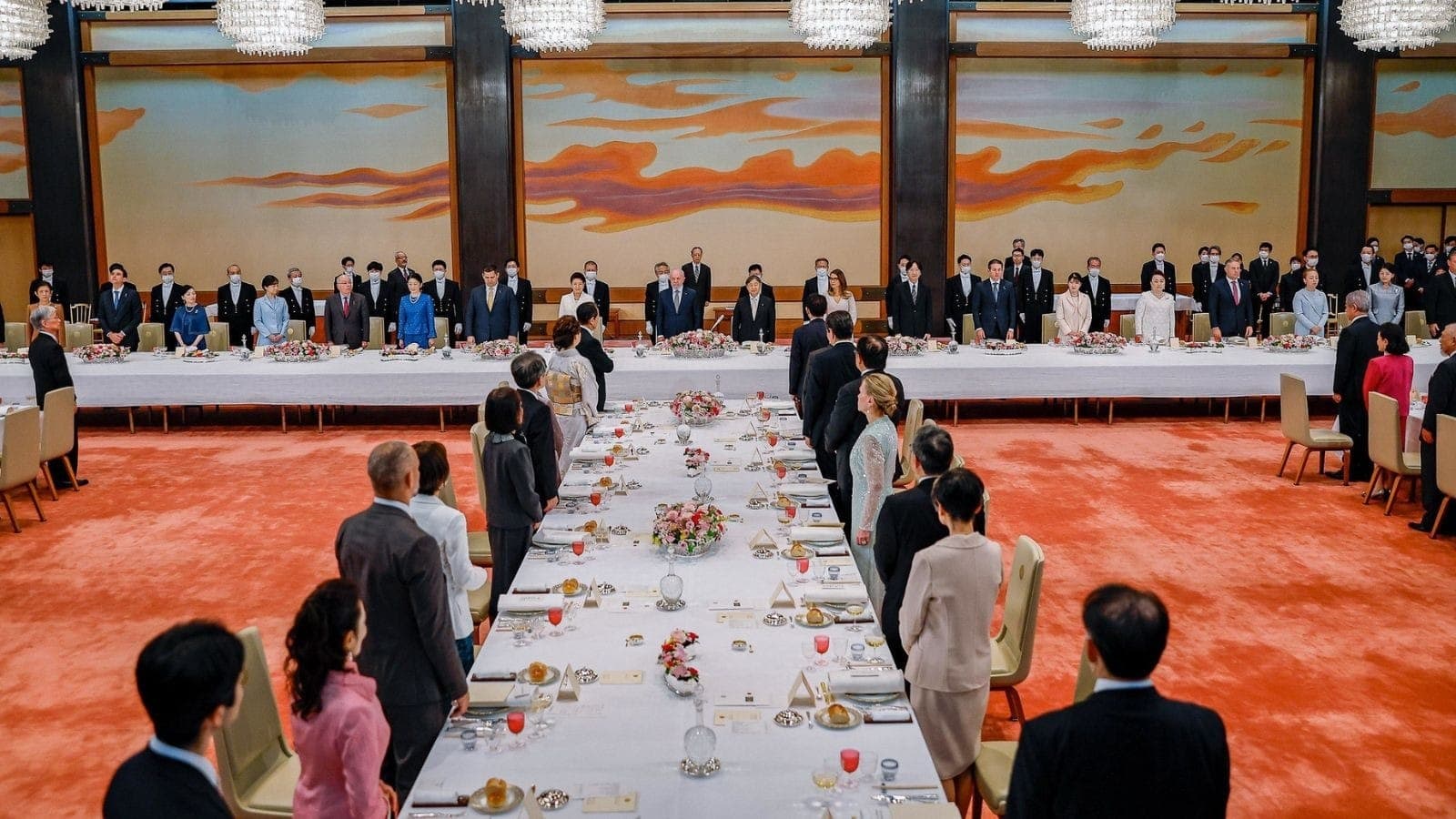 Jantar oferecido por Suas Majestades Imperiais, o Imperador Naruhito e a Imperatriz Masako