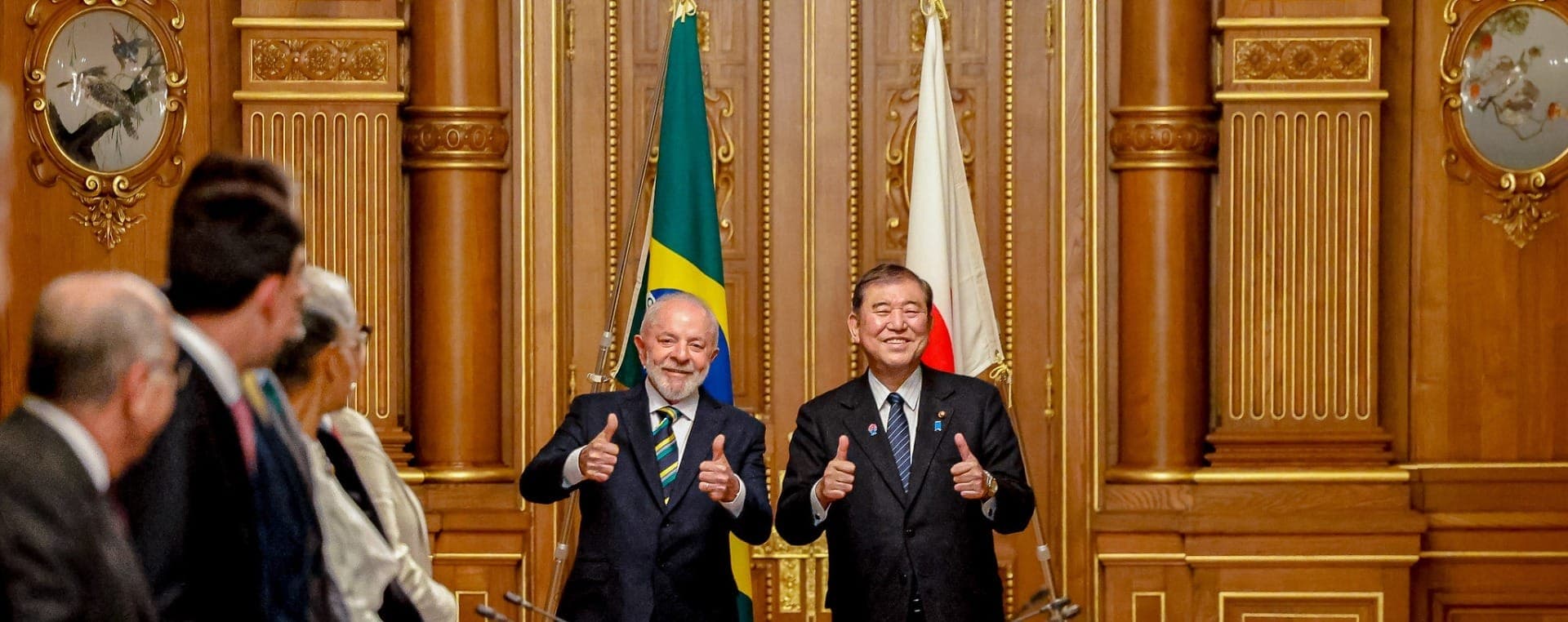 Lula durante reunião bilateral com o primeiro-ministro do Japão, Shigeru Ishiba, na sala Kacho-no-Ma, do Palácio Akasaka, em Tóquio