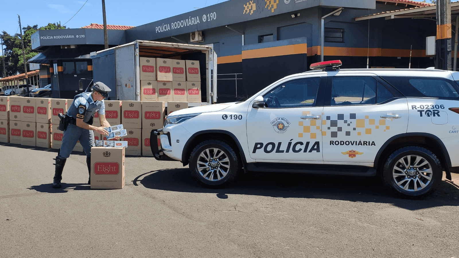 O motorista vai responder pelo crime de contrabando