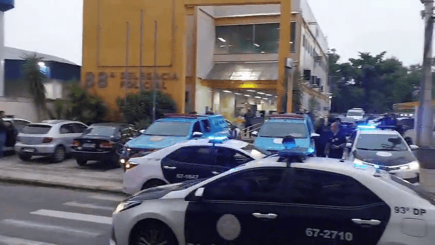 Os policiais atuam em Barra do Piraí, Rio de Janeiro, Itaboraí e Paraíba do Sul