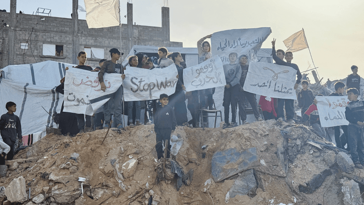 Palestinos protestam contra o Hamas e pedem fim da guerra em Gaza