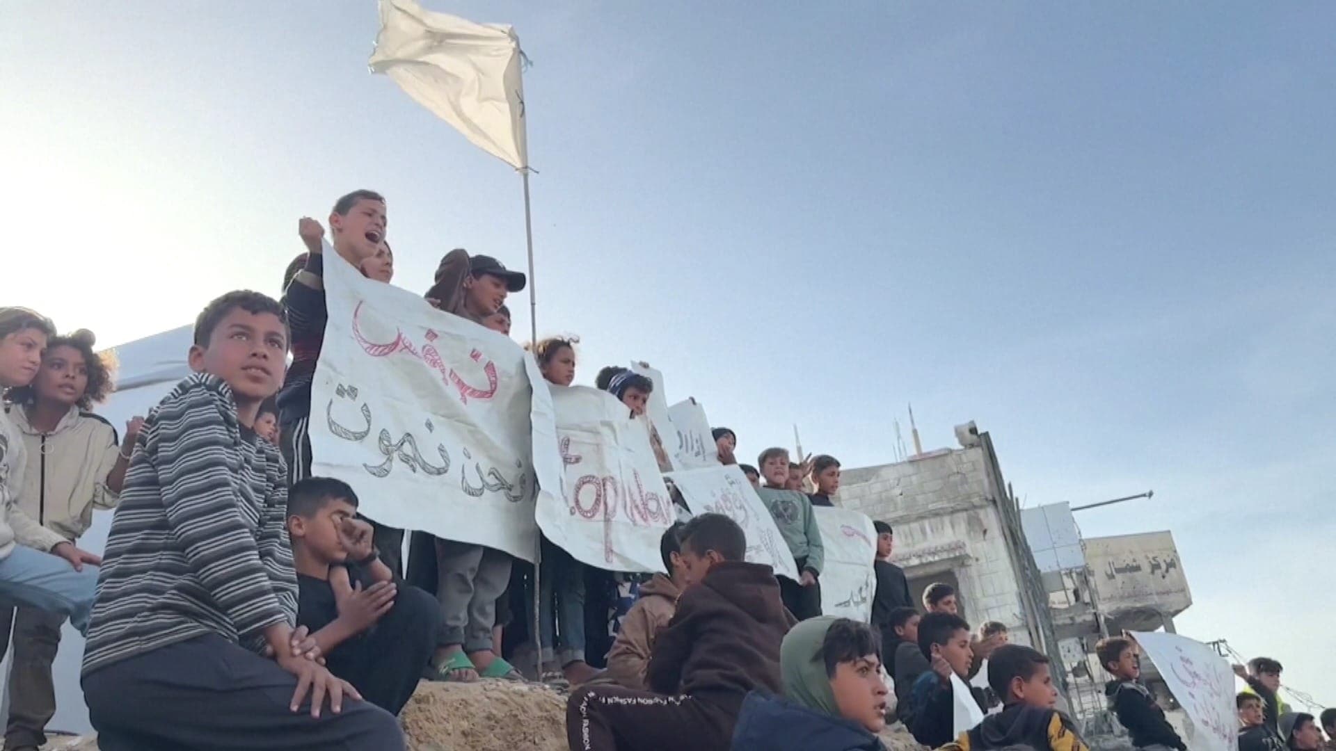 Palestinos protestam contra o Hamas pedem fim de conflito com Israel
