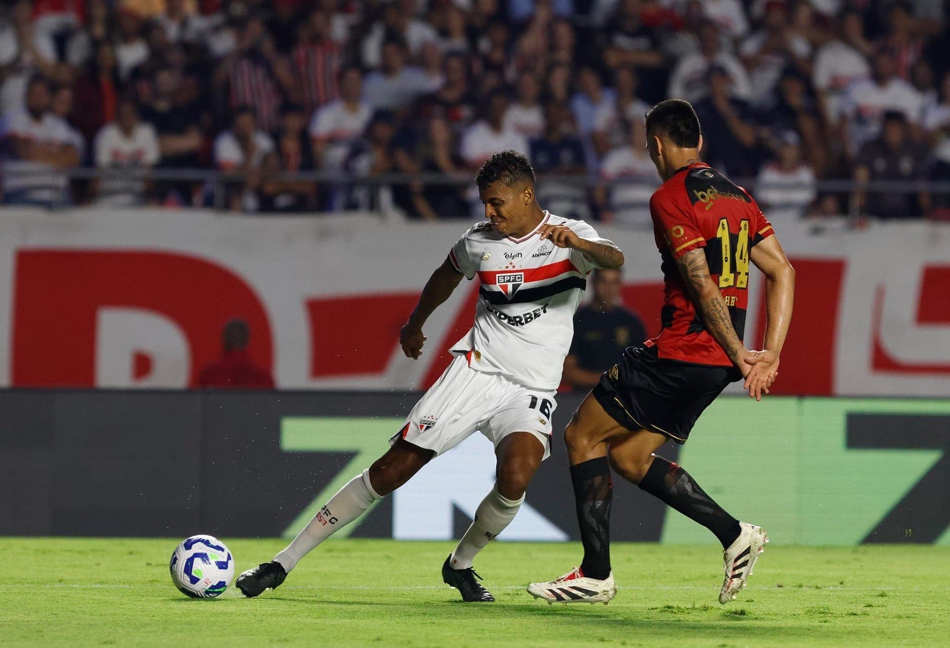 Luiz Gustavo admite que São Paulo precisa melhorar
