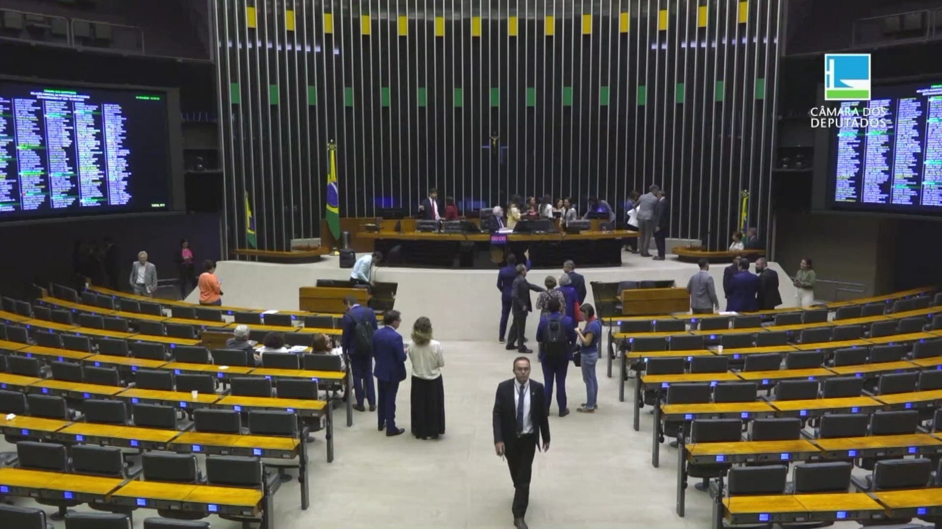 Veja a lista de deputados que assinaram a PEC da Reforma Administrativa