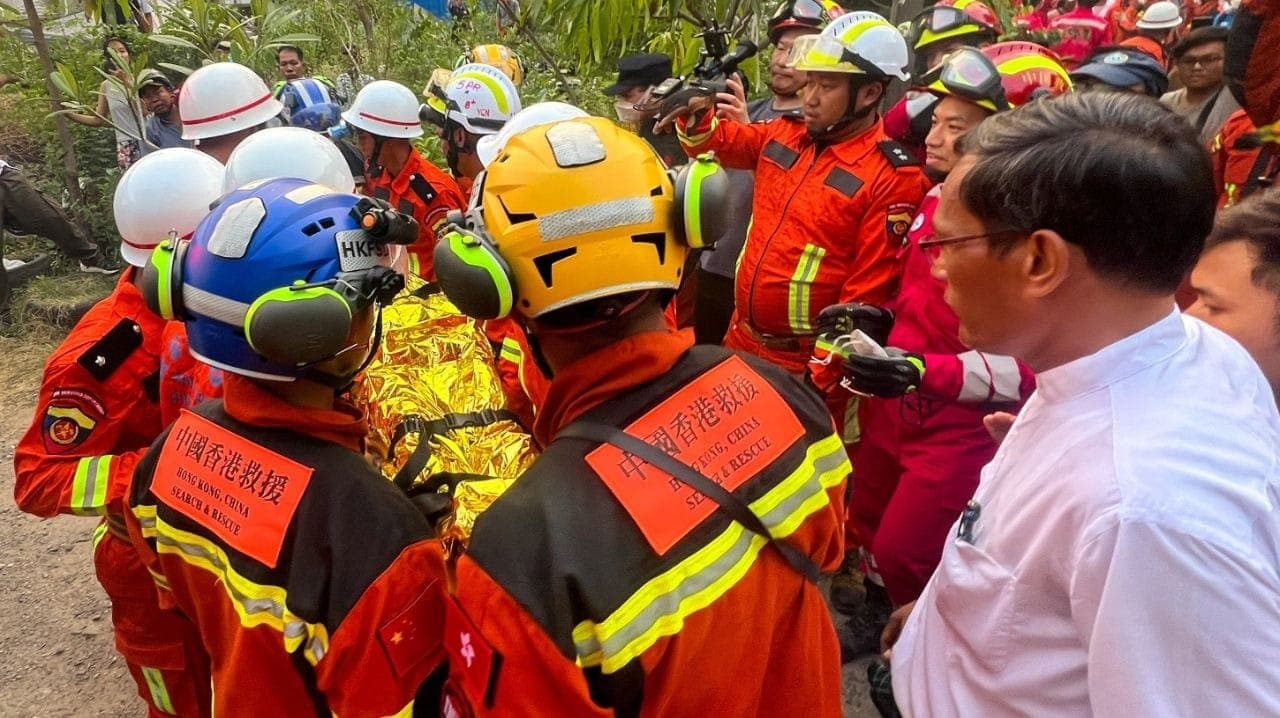 Ewuipe resgata sobreviventes de hotel afetado por terremoto em Mianmar