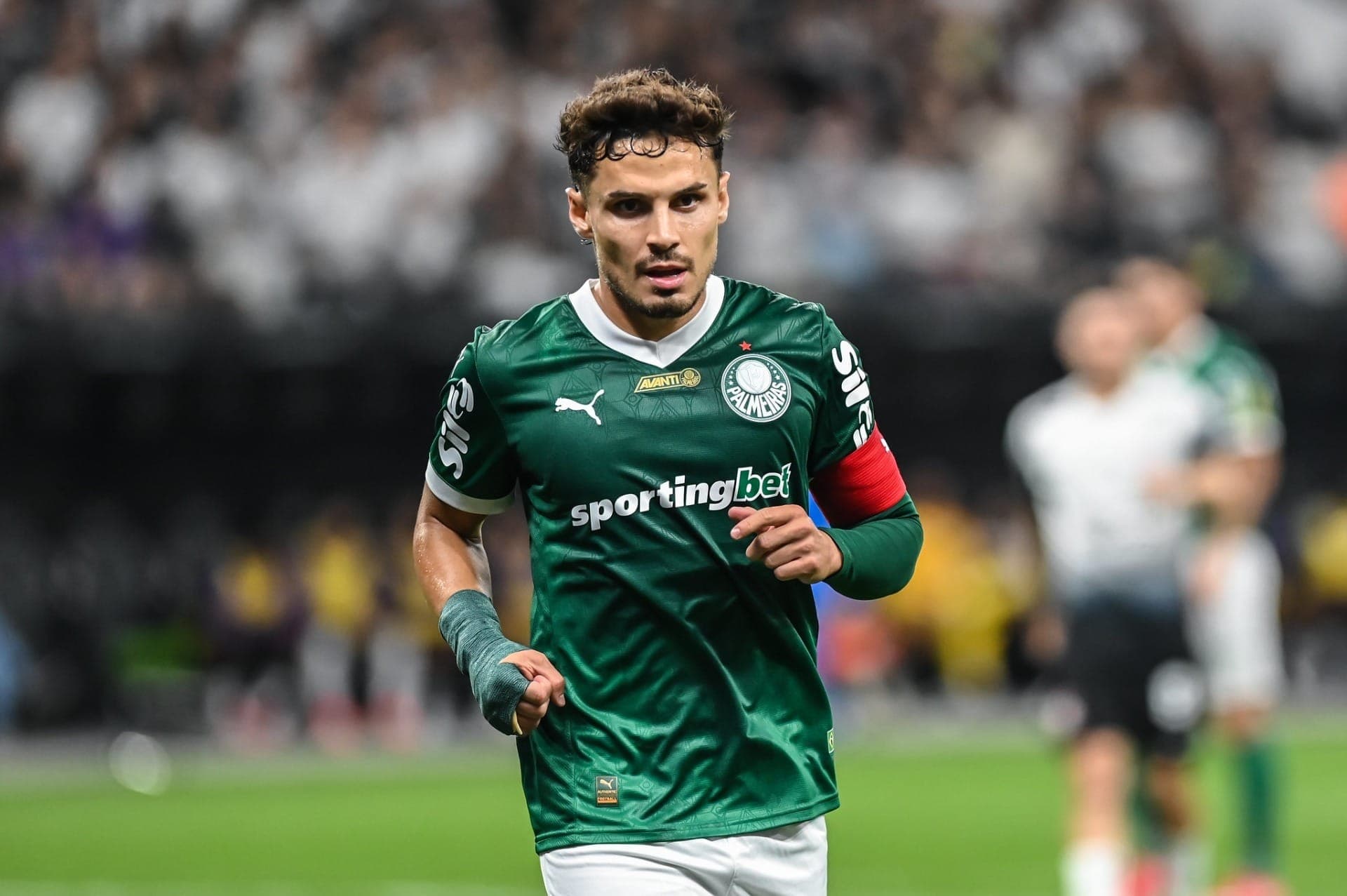 Raphael Veiga será desfalque do Palmeiras contra o Sporting Cristal