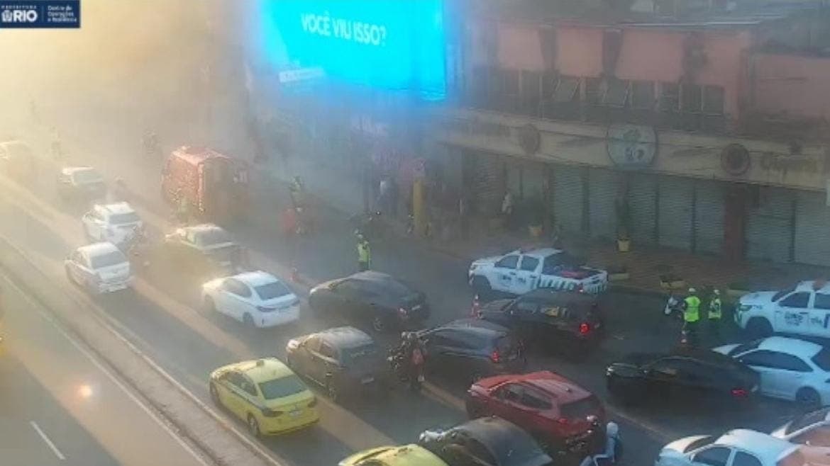 Mesmo com a queda das vítimas, o bandido não permitiu que o motorista parasse o veículo