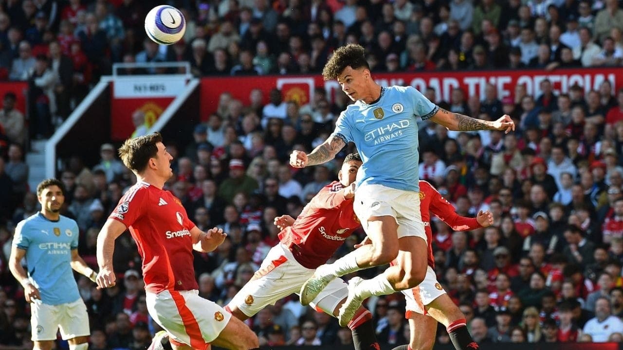 Nico O'Reilly durante Manchester United x Manchester City