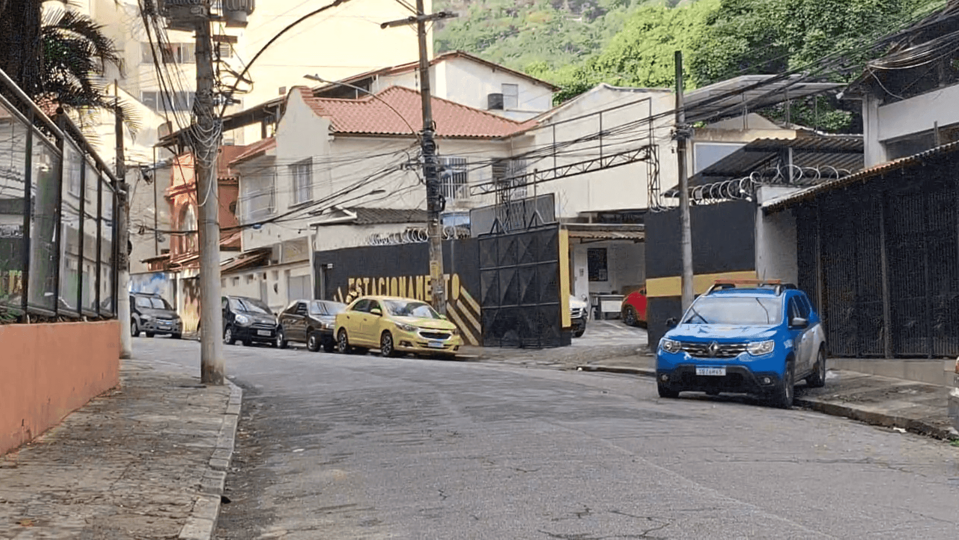 A Polícia Militar reforçou o patrulhamento na região, mas nem a presença dos agentes deixou os moradores mais tranquilos