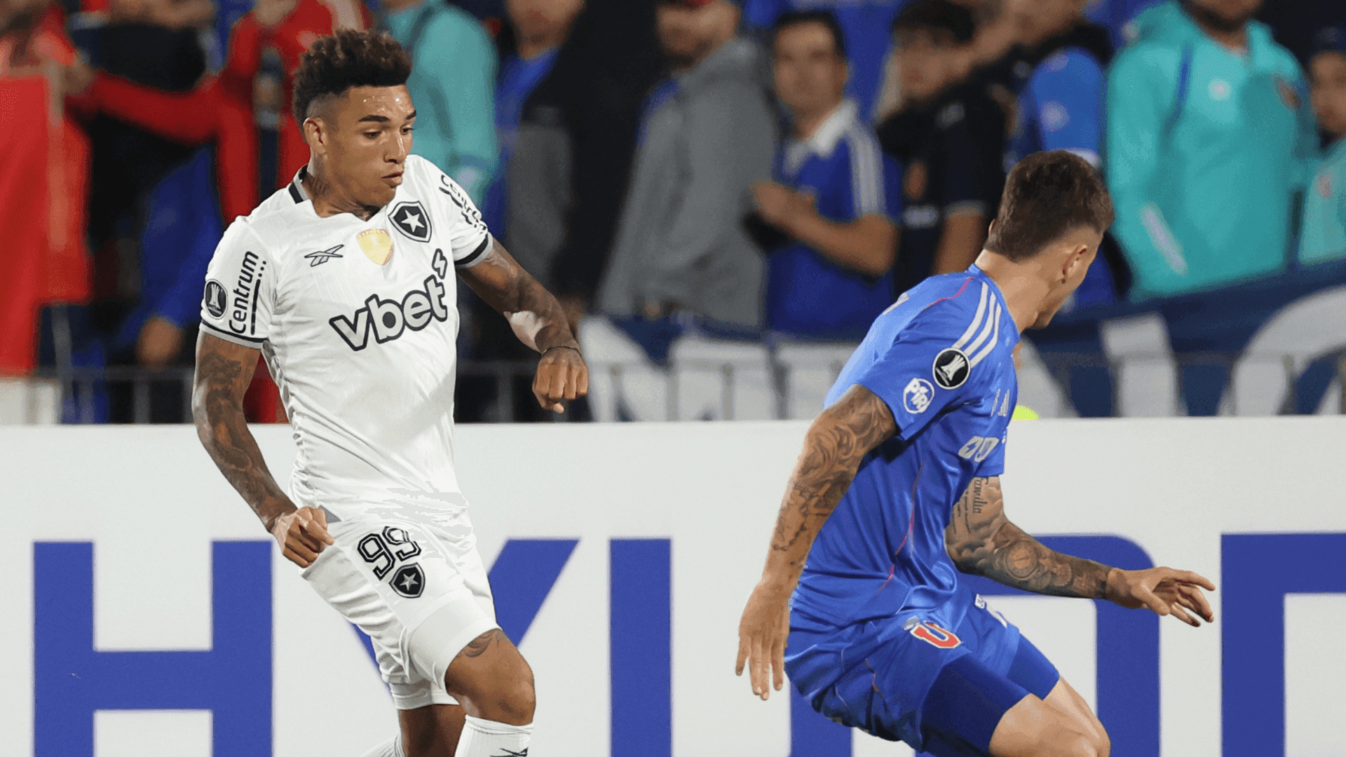 Igor Jesus foi expulso na estreia contra o Universidad de Chile