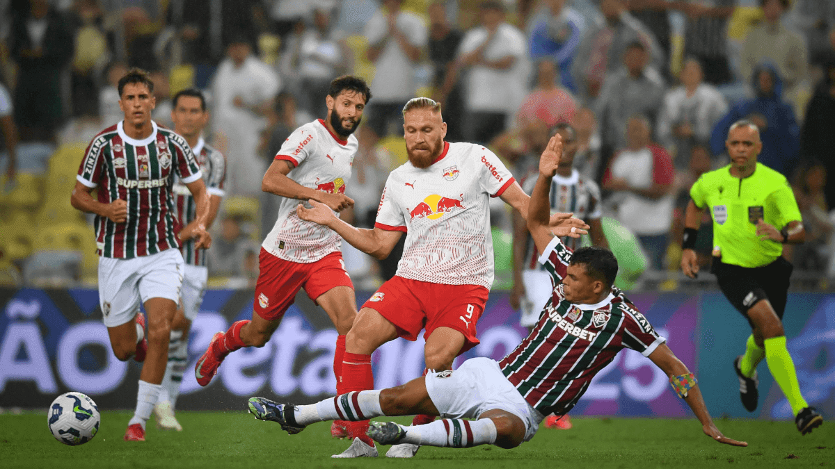 O Bragantino lutou e conseguiu o empate, mas o Fluminense garantiu os três pontos na reta final
