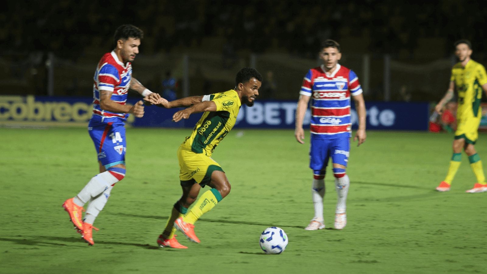 O Leão paulista marcou aos 47 minutos do segundo tempo