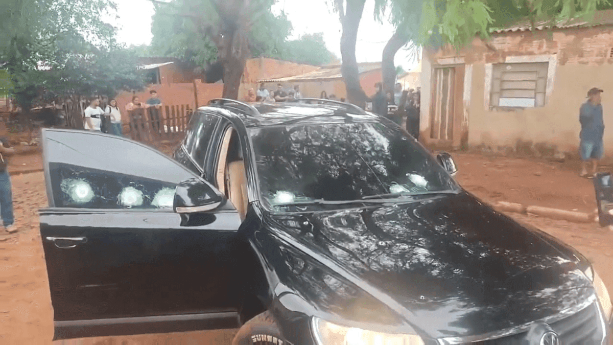 Líder do PCC sofre atentado com tiros de fuzil logo após sair da cadeia no Paraguai
