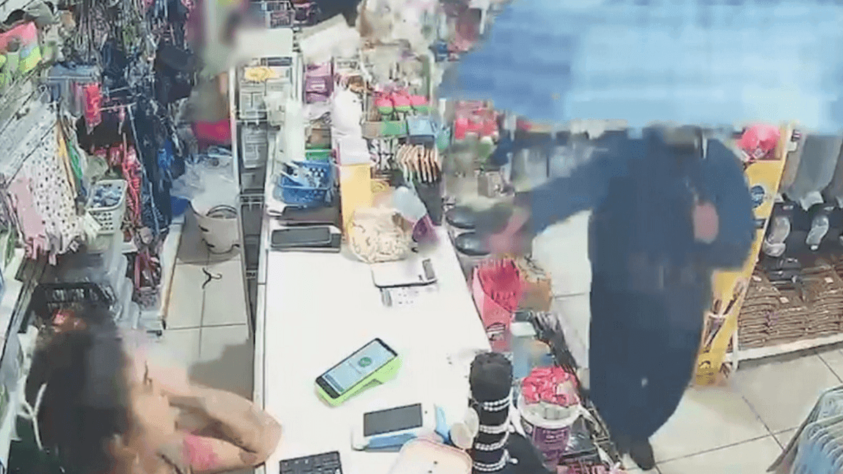 Mulher é morta com tiros na cabeça dentro de pet shop onde trabalhava no litoral de SP