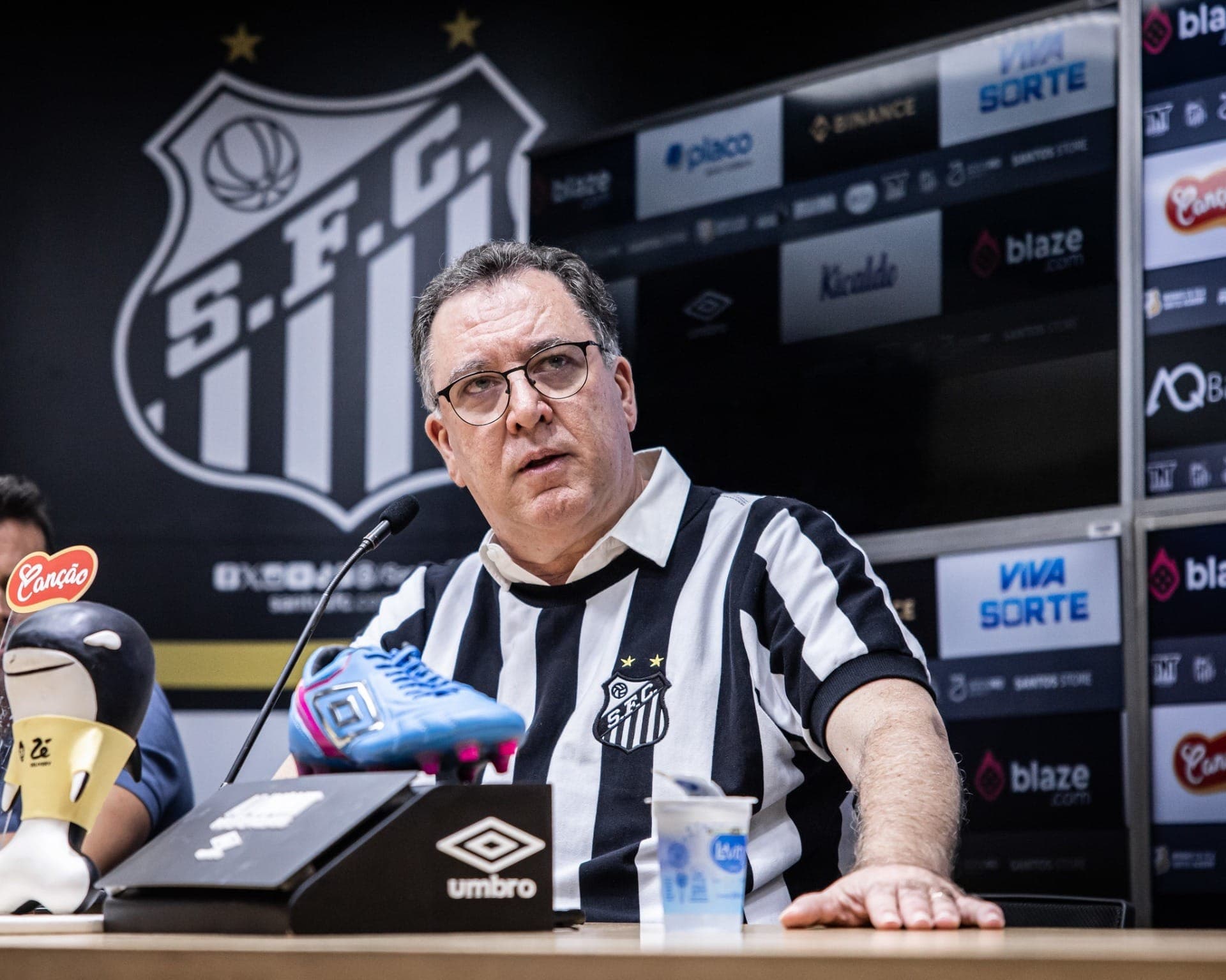 Marcelo Teixeira, presidente do Santos, criticou valores do mercado da bola