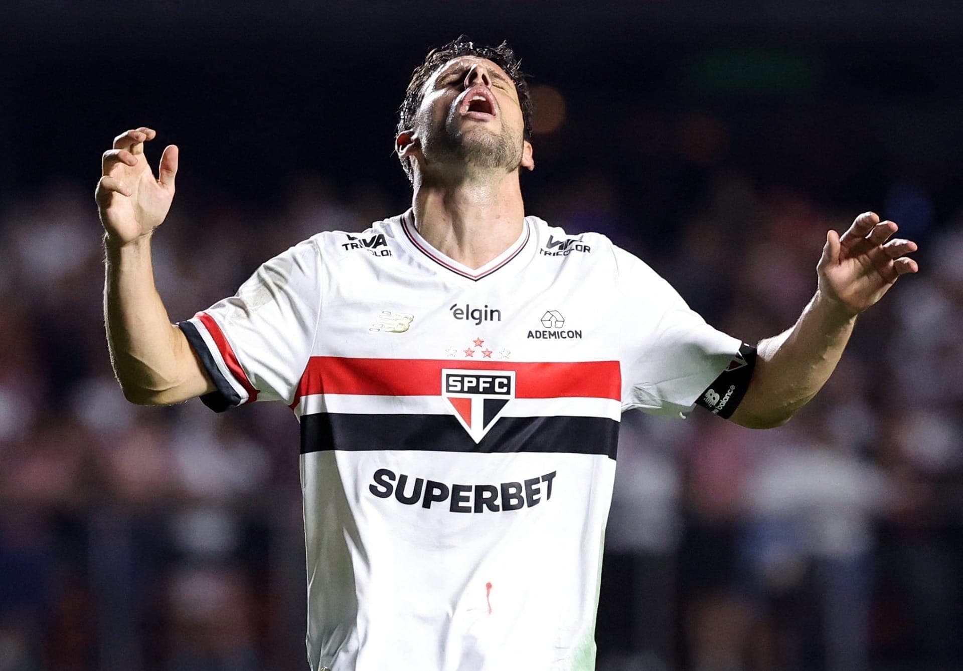 São Paulo se perde no segundo tempo e leva o empate dos peruanos