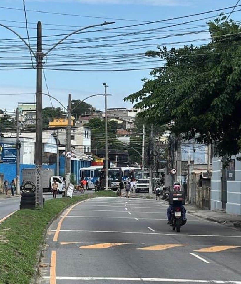 Trânsito intenso na Avenida Chrisóstomo Pimentel de Oliveira após a ação criminosa