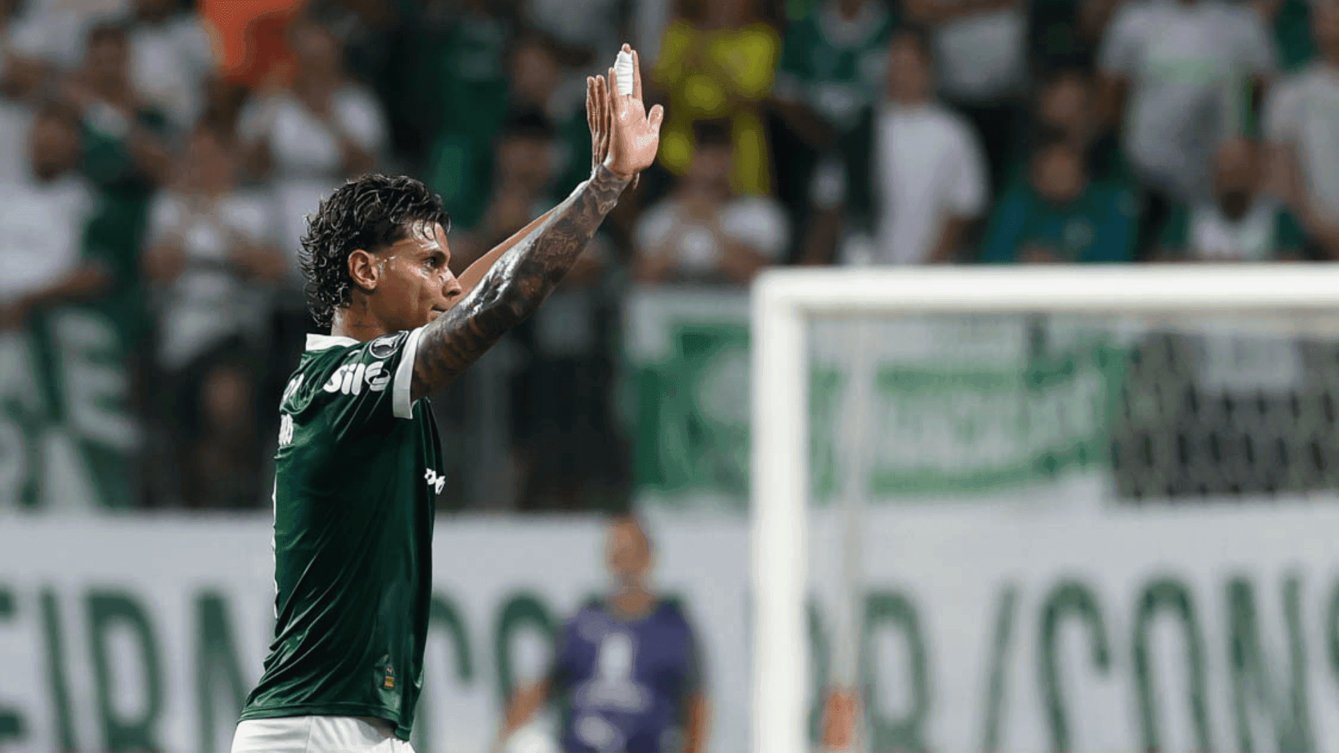 Richard Ríos comemorou o gol com sinal de silêncio e pediu desculpas à torcida do Palmeiras pela comemoração