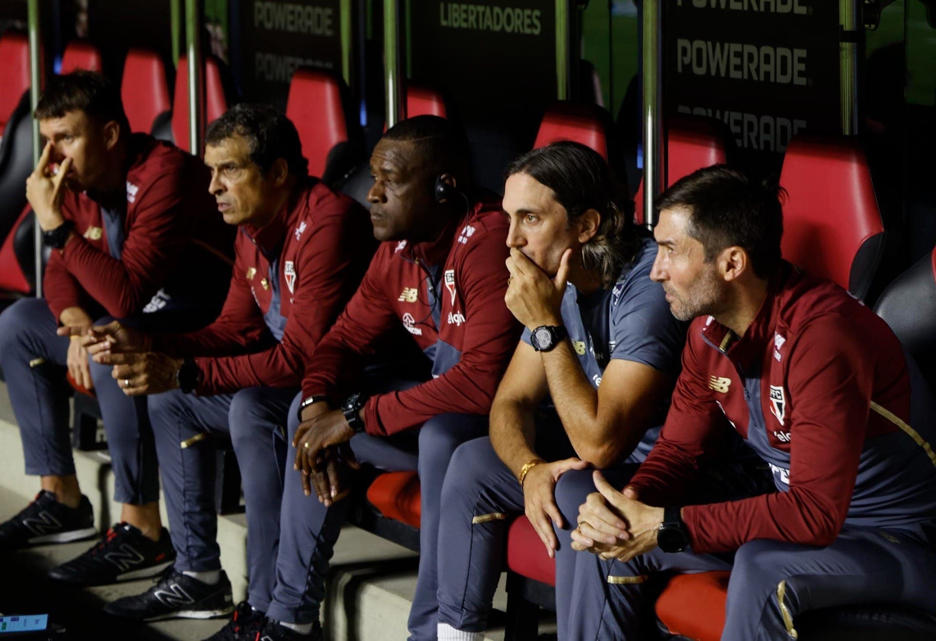 Zubeldía foi criticado por sacar Ferreirinha do jogo