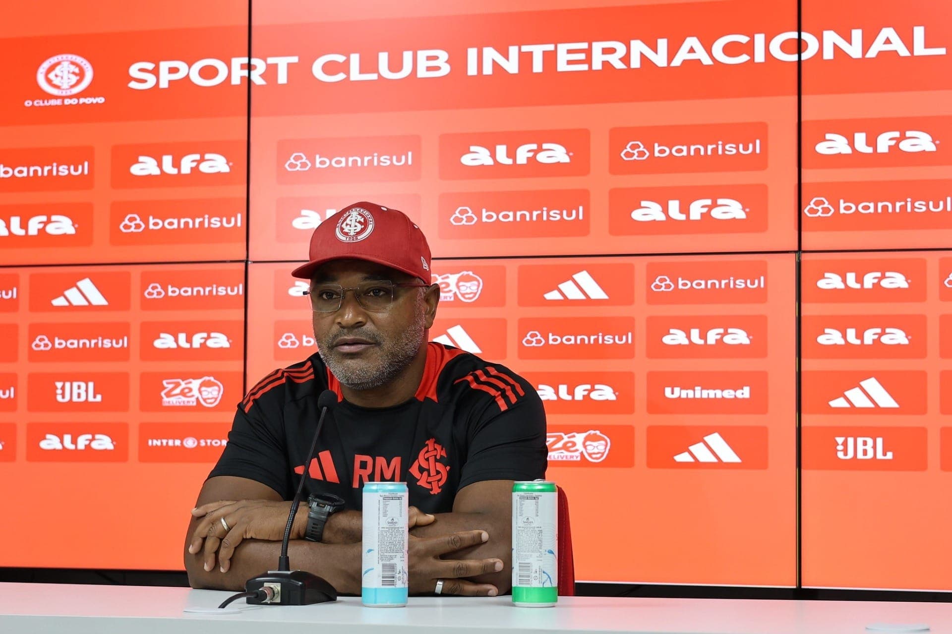Coletiva de imprensa do técnico Roger Machado, que renovou com o Internacional