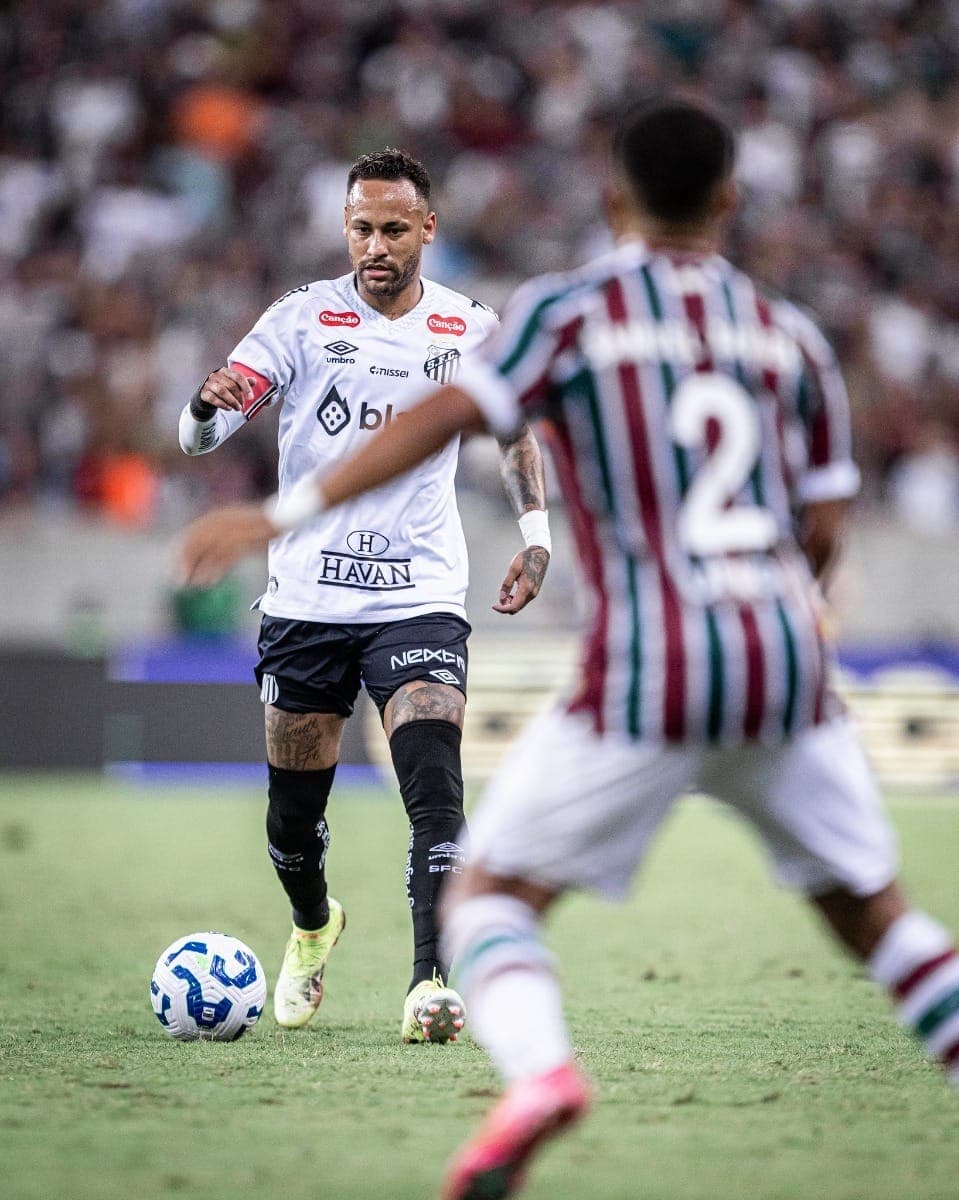 Neymar, atacante do Santos, em jogo contra o Fluminense