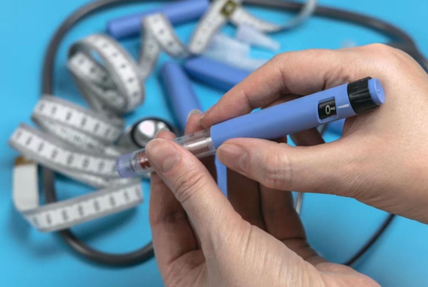 Uso estético de Canetas Emagrecedoras acende alerta entre especialistas e expõe risco de automedicação no Brasil