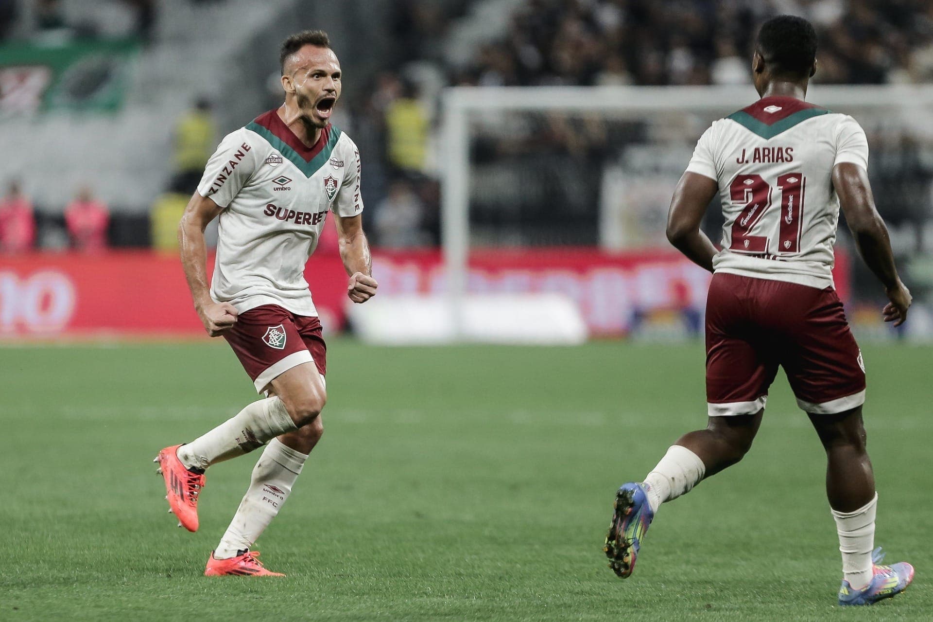 Renê e Arias marcaram os gols que garantiram a segunda vitória dos cariocas na competição