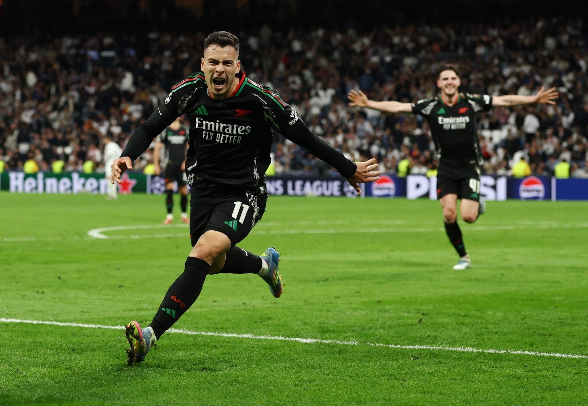 Ingleses vencem as duas contra o maior campeão da Champions League e volta às semis da competição