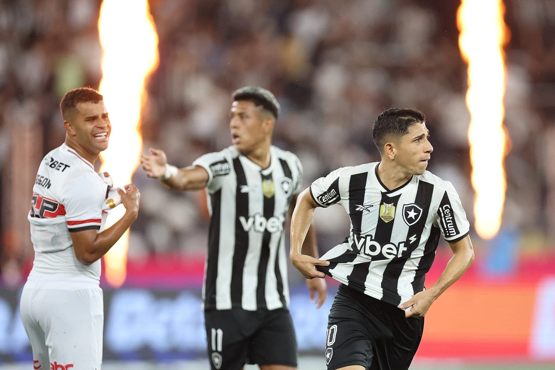Jogando em casa, Botafogo foi buscar o empate contra o São Paulo