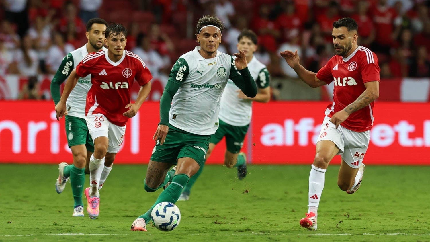 Palmeiras chegou a sua terceira vitória em quatro jogos no Brasileirão