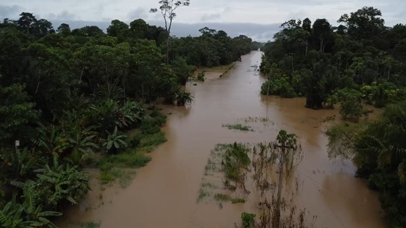 Inundação da Transamazônica deixa cidade isoladas