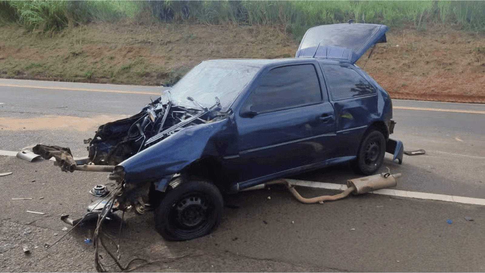 A motorista do carro chegou a ser socorrida, mas não resistiu