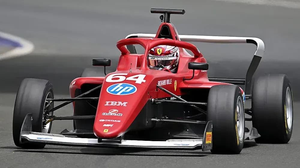 F1 Academy: Maya Weug lidera primeiro treino livre em Jeddah; Nobels é 7ª e Ferreira 13ª