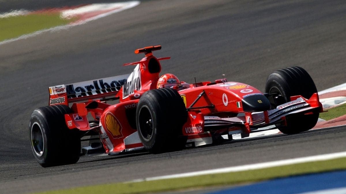 Ferrari prestou homenagem ao Papa com o "bico preto" no GP do Bahrein de 2005
